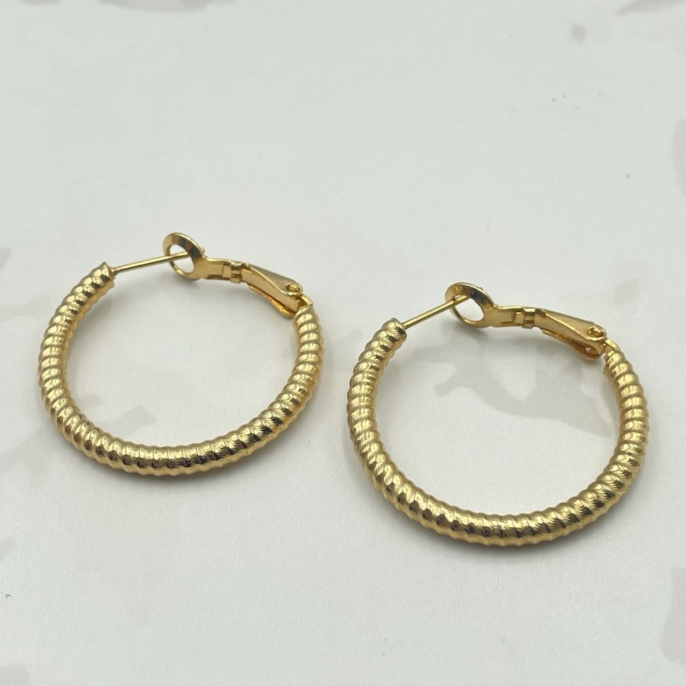 Vintage Gold Tone Rope Textured Hoop Earrings Small Leverback Modern Classic - Picture 6 of 13